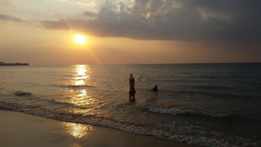 Acharavi Beach Villa Esterno foto